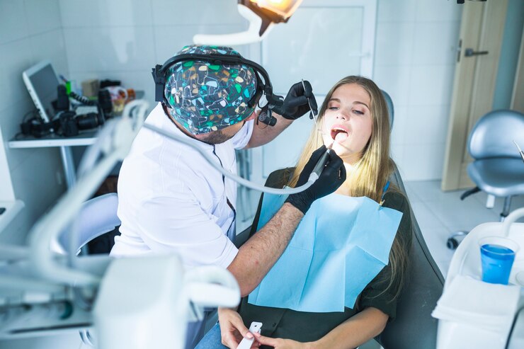 Best Dentist In Noida